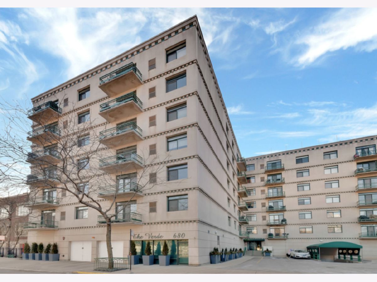 Condominiums Rented The Verde Chicago Illinois