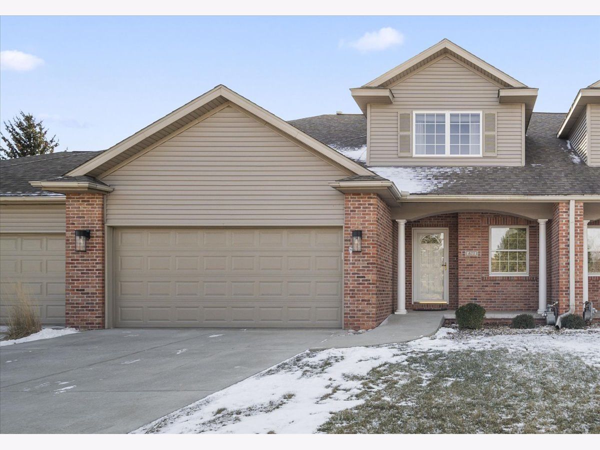 Condos & Townhomes & Homes Sold Spring Ridge Bloomington Illinois, 405 Spring Ridge