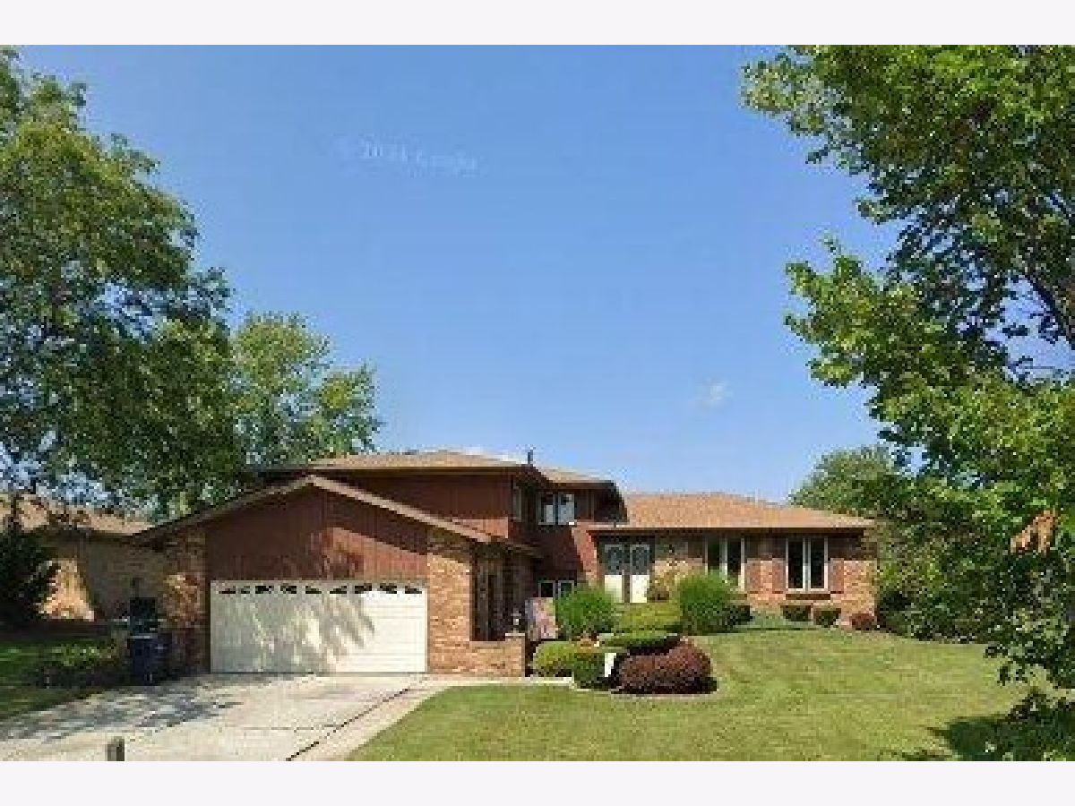 Homes & Townhomes & Condos Sold Heritage Estates Orland Park Illinois, 14132 Yorktown