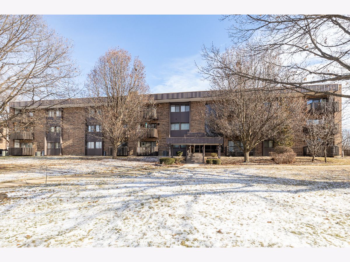 Condominiums Sold Woodlawn Terrace Joliet Illinois, 1501 Woodbridge