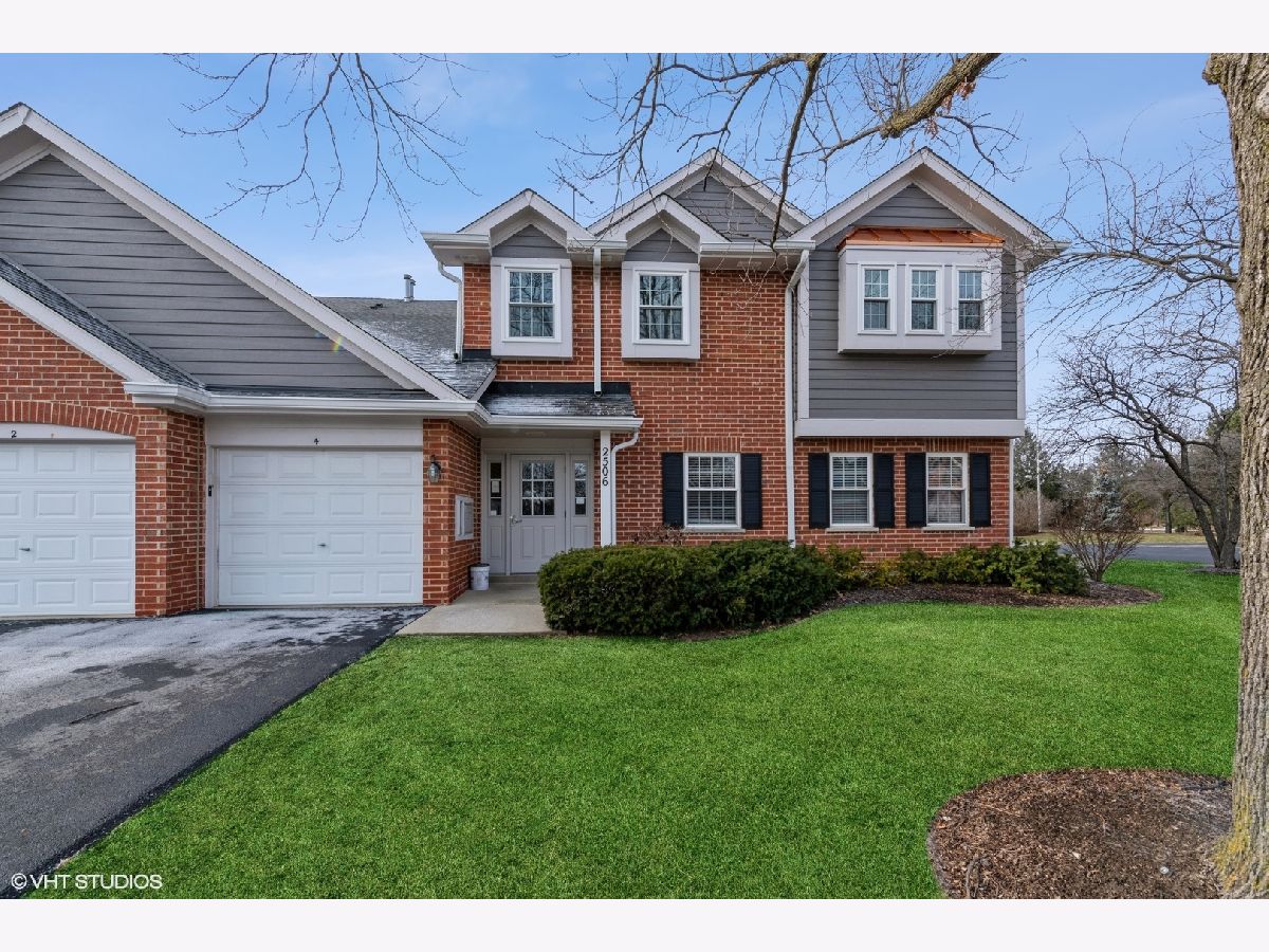 Condos & Townhomes Sold Heatherwood Estates Schaumburg Illinois, 2506 Charleston