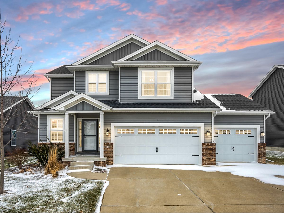 Homes & Condos & Townhomes Sold Fox Lake Bloomington Illinois, 2512 Pampas