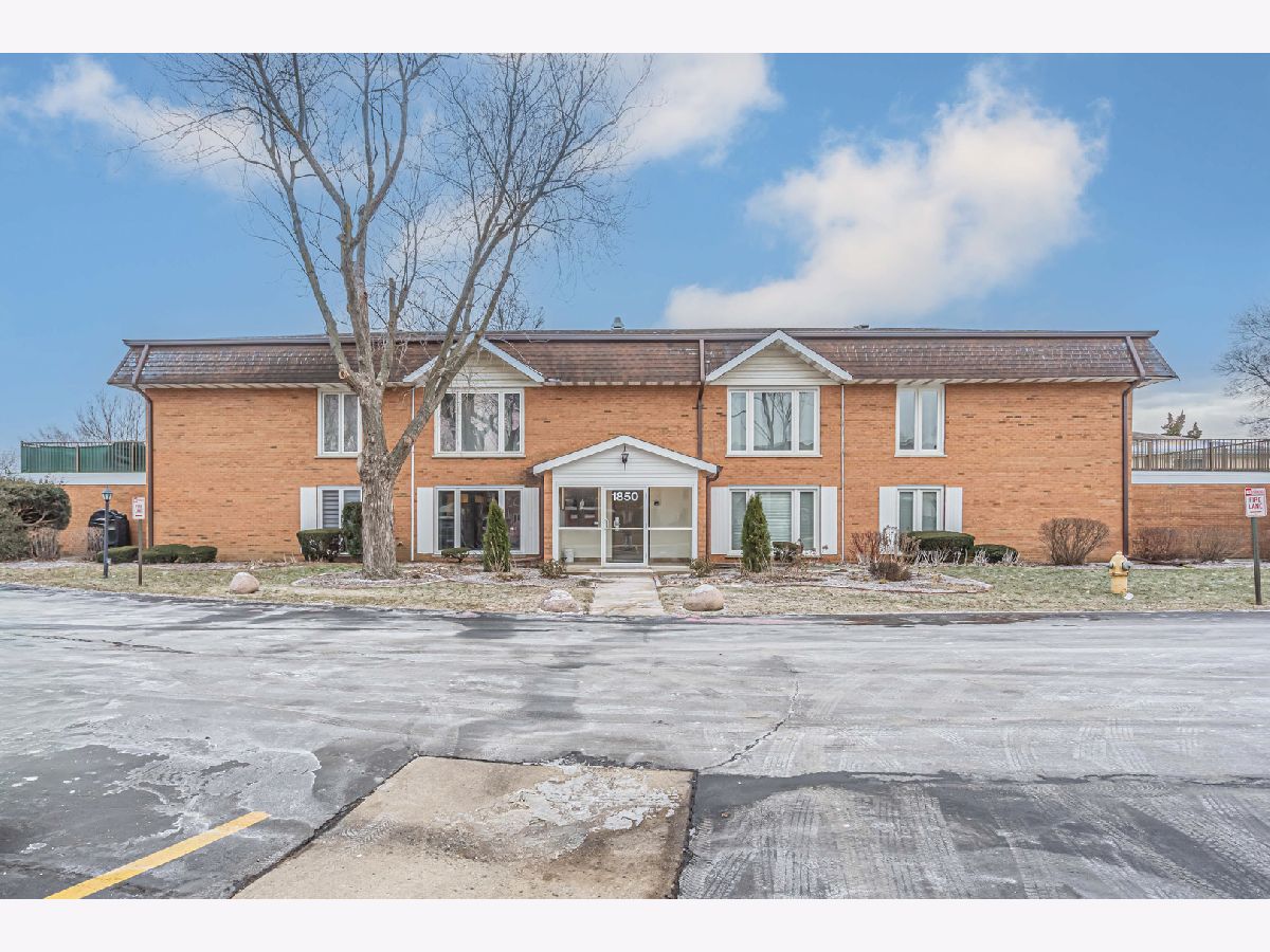 Townhomes & Condos & Homes Sold Surrey Park Arlington Heights Illinois, 1850 Surrey Park
