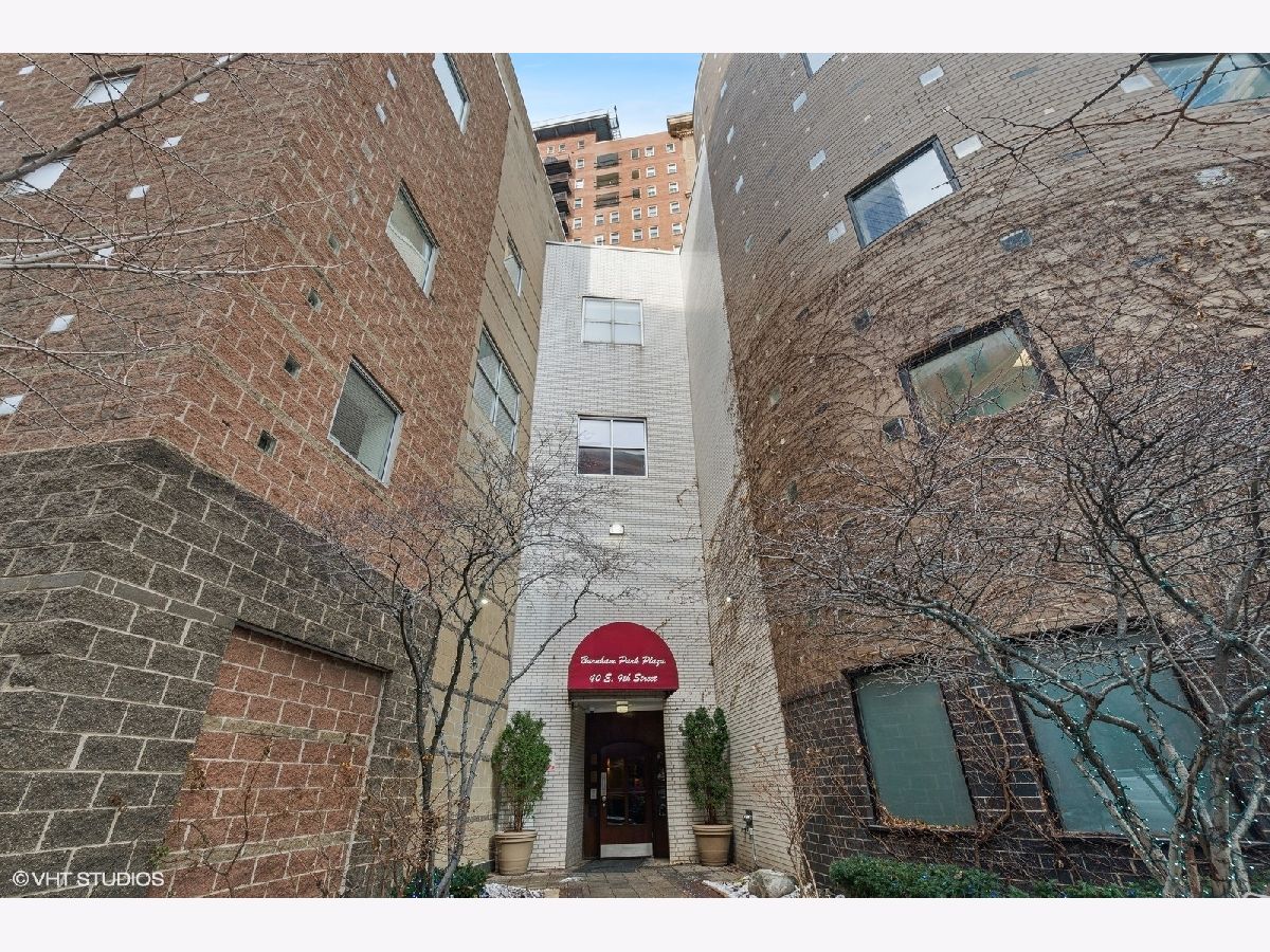 Condominiums Sold Burnham Park Plaza Chicago Illinois, 40 9th