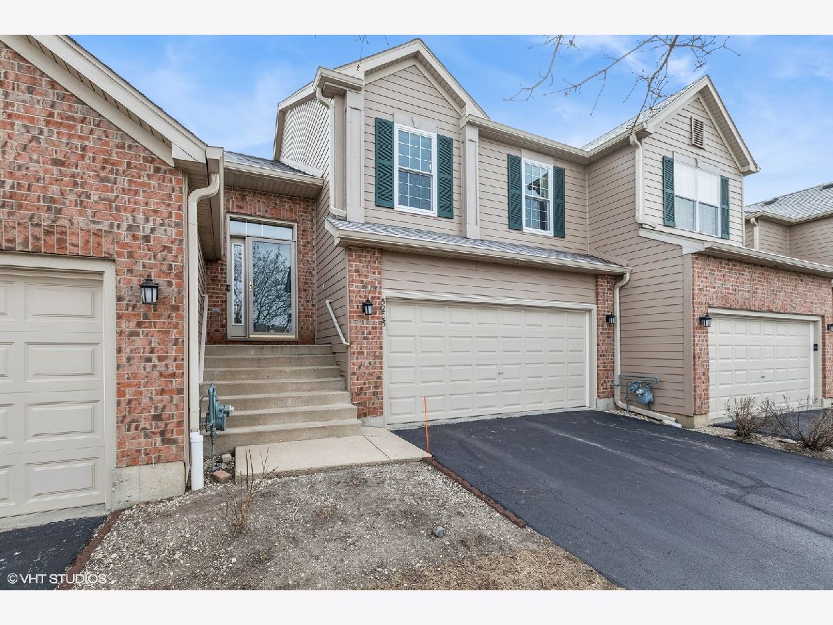Townhomes & Condos & Homes Sold Abbey Ridge Mchenry Illinois, 5203 Cobblers