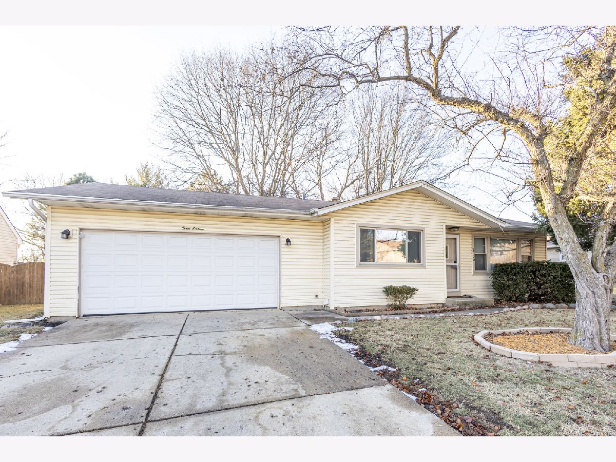 Homes & Condos & Townhomes Sold College Park Elgin Illinois, 316 Hawthorne