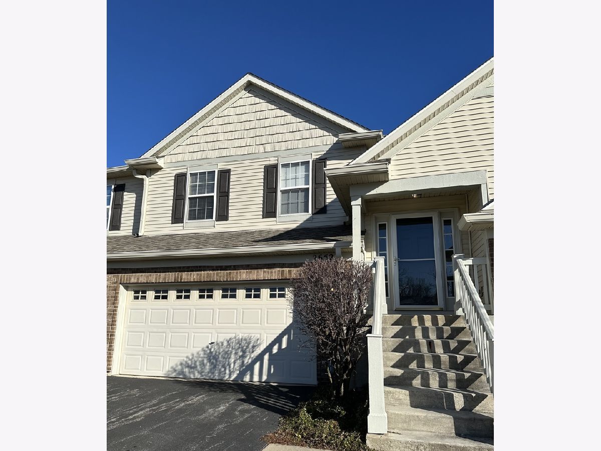 Townhomes & Condos Rented Canterbury Place Algonquin Illinois, 2652 Loren