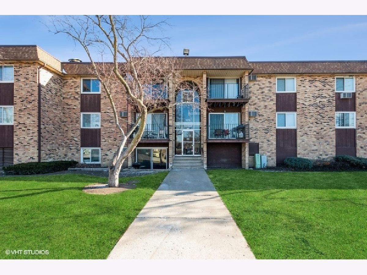 Condominiums Sold Highland Crossing Hoffman Estates Illinois, 1175 Higgins Quarter