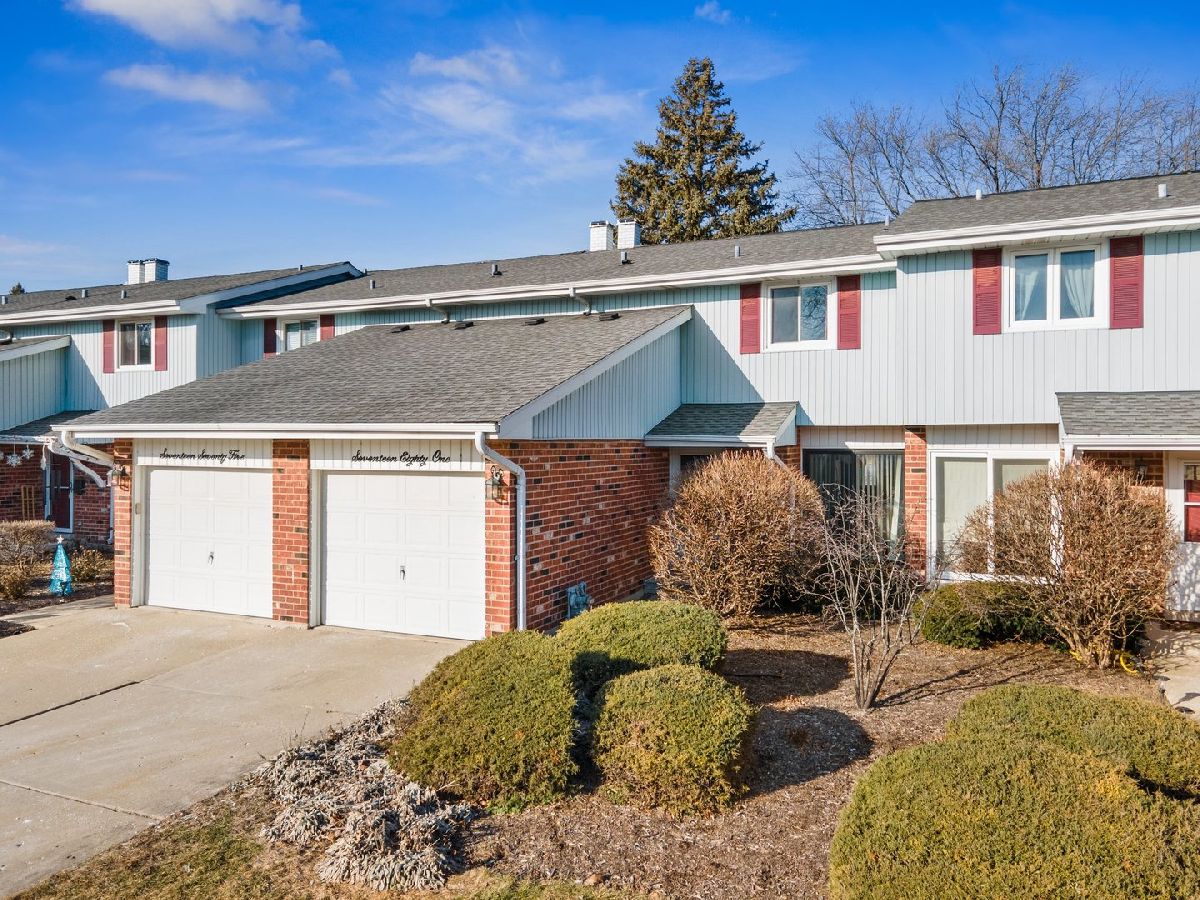 Condos & Townhomes Sold Briarcliffe Lakes Wheaton Illinois, 1781 Trent