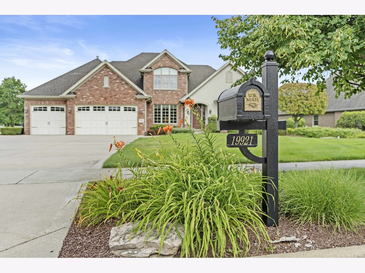 Homes Sold Foxborough Estates Mokena Illinois, 19921 Foxborough