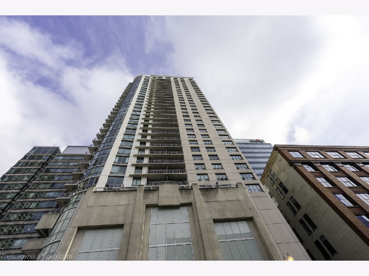 Condominiums Sold Park Alexandria Chicago Illinois, 125 Jefferson