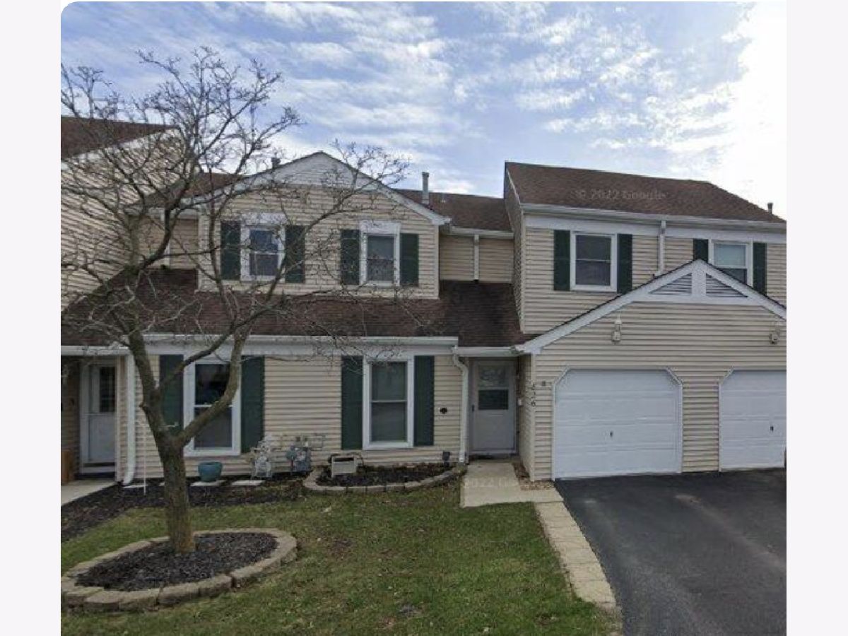 Townhomes & Condos & Homes Sold Newport Village Carol Stream Illinois, 826 Texas
