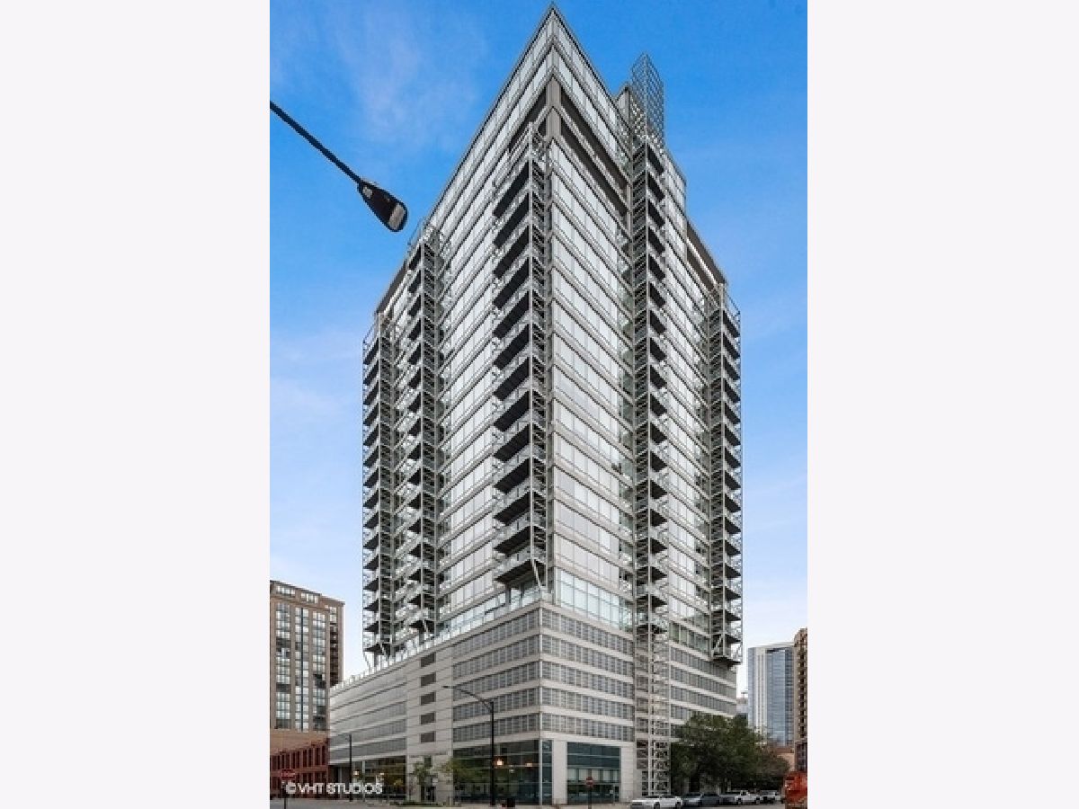 Condominiums Sold Kingsbury On The Park Chicago Illinois, 653 Kingsbury