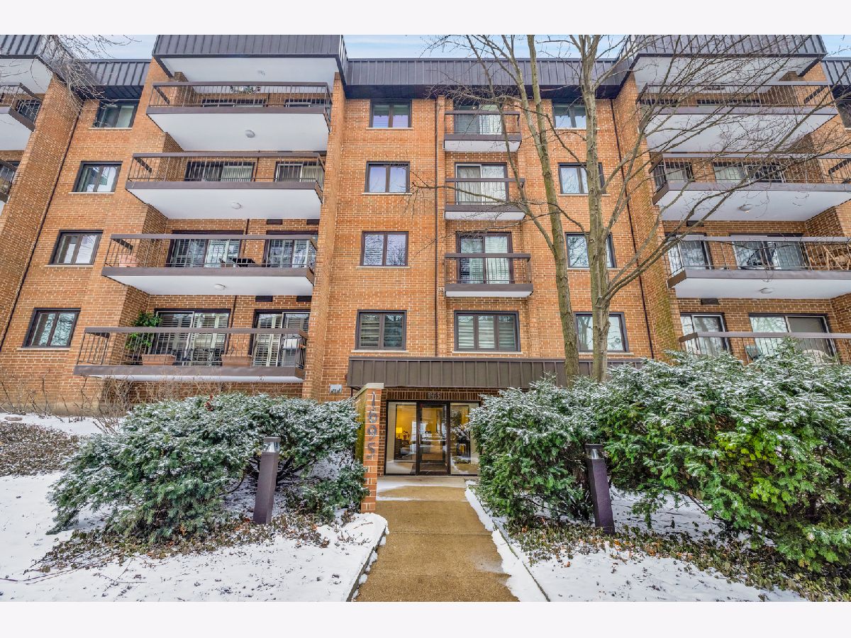 Condos & Townhomes Sold Laurel Square Highland Park Illinois, 1695 2nd