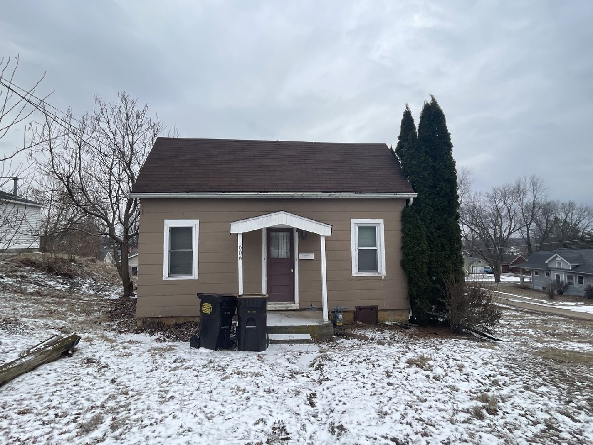  Sold Fulton Illinois, 606 6th