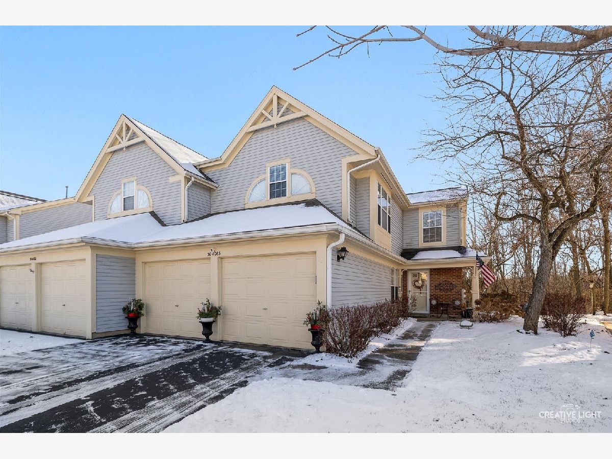 Townhomes & Condos Sold Maple Hill Warrenville Illinois, 30W063 Penny