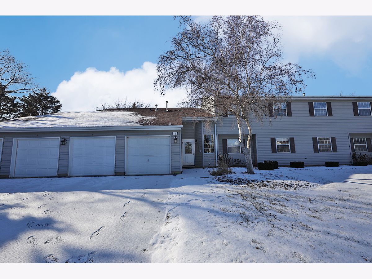 Condos & Townhomes Rented Victorian Park Streamwood Illinois, 8 Gant