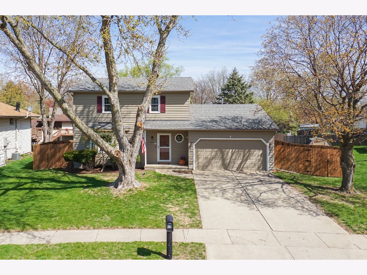 Homes & Condos & Townhomes Sold Washington East Bloomington Illinois, 2820 Phillip