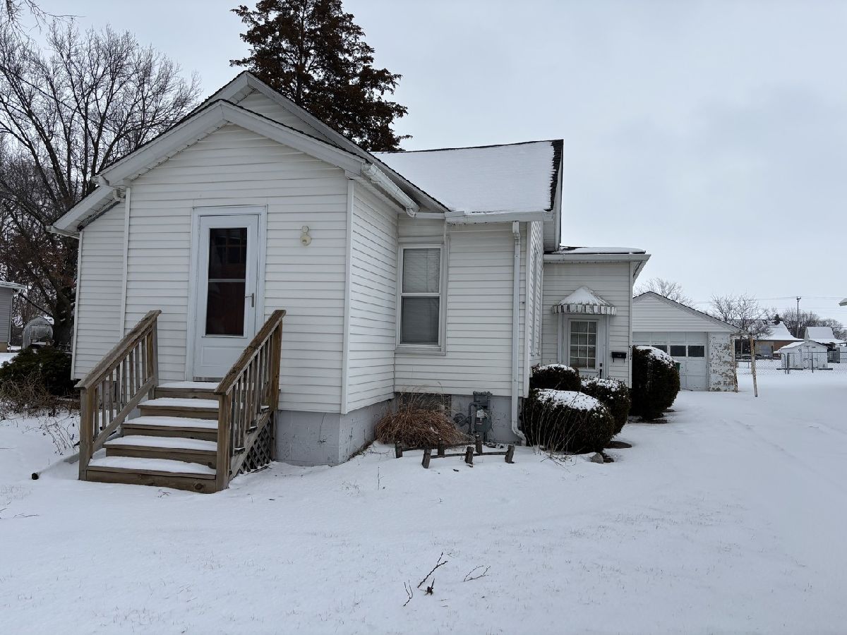  Rented Streator Illinois, 917 Painter