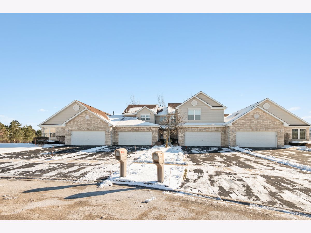 Homes & Townhomes Sold Bluestone Bay New Lenox Illinois, 664 Kristin