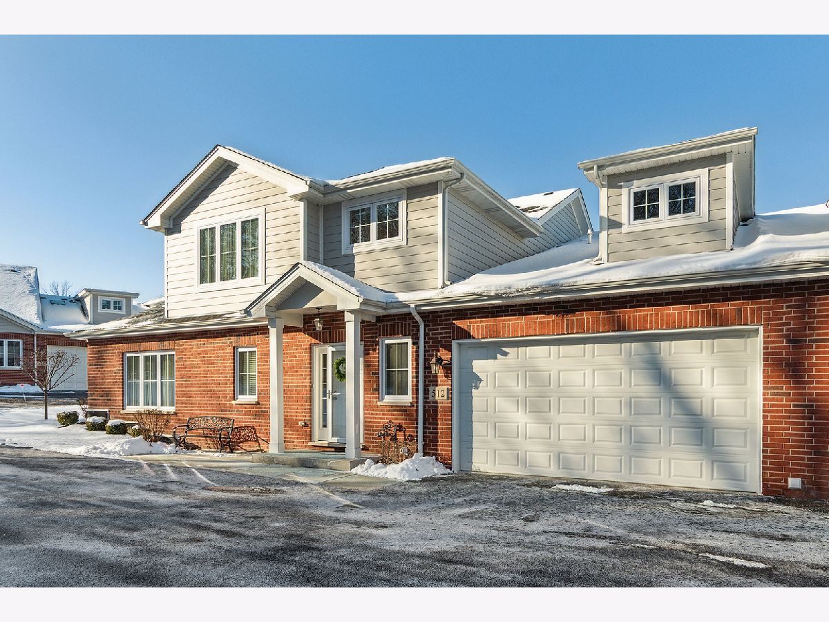 Townhomes Sold Prairie Crossing Estates New Lenox Illinois, 512 Prairie Crossing