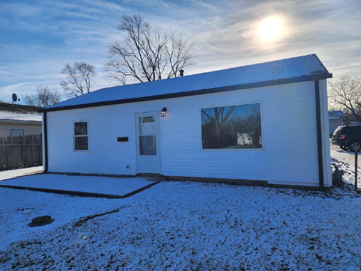 Rented Joliet Illinois, 200 Louis