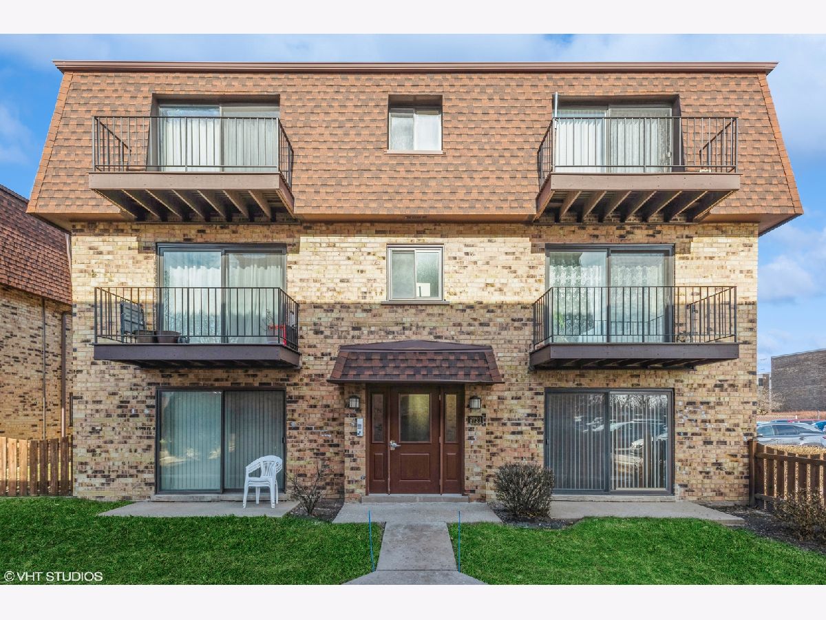 Condominiums Sold La Casa Bianco Des Plaines Illinois, 9721 Bianco