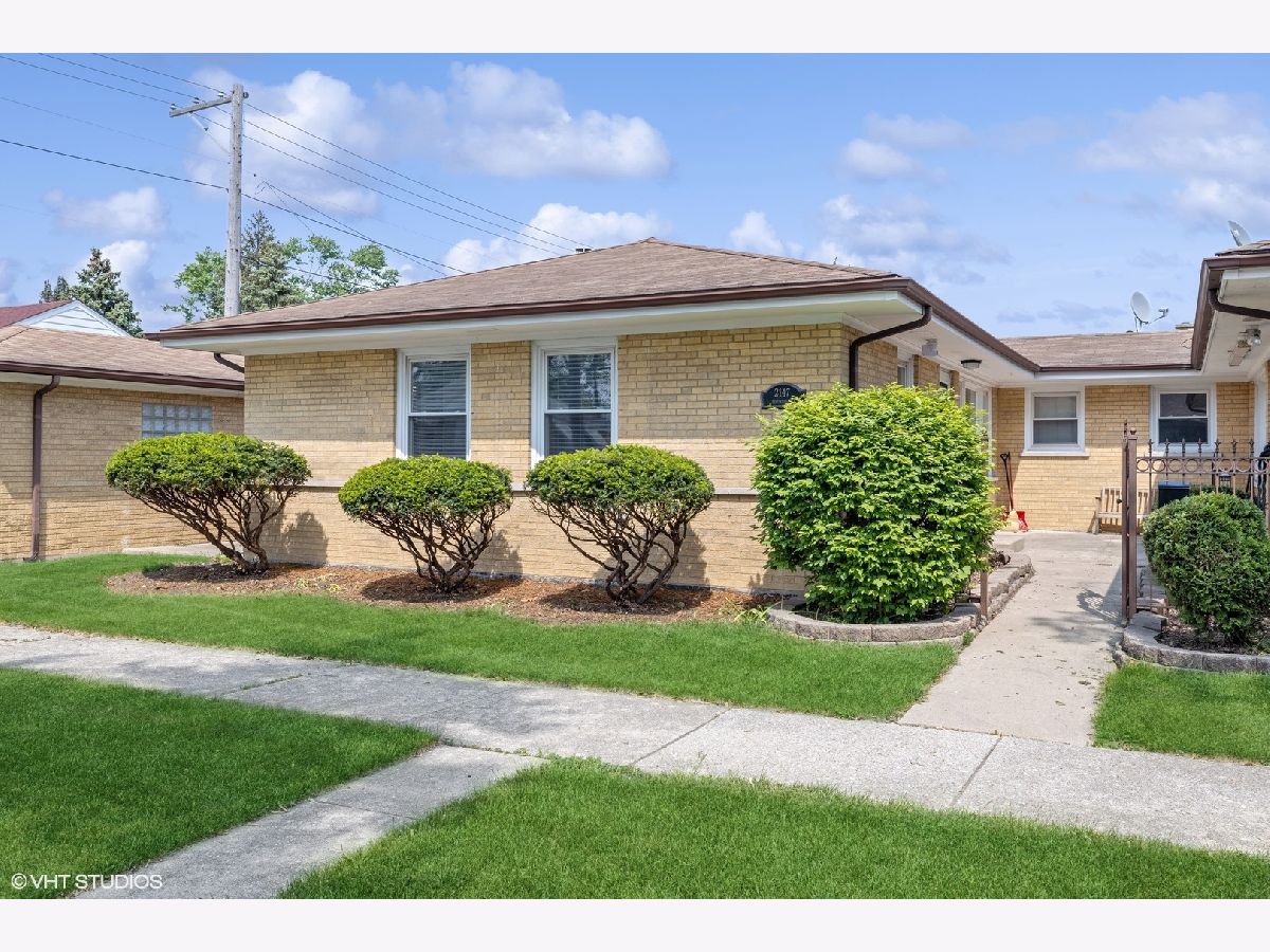  Rented Westchester Illinois, 2147 Portsmouth