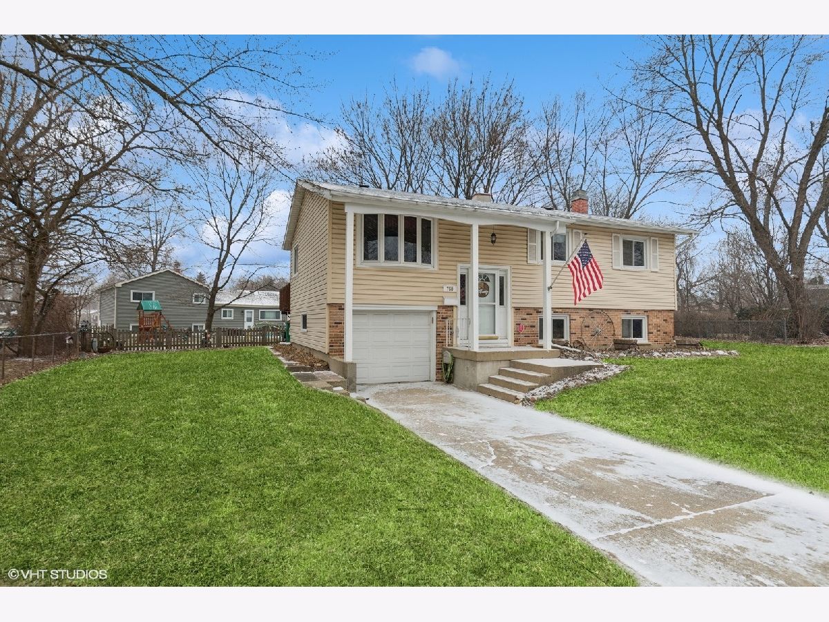 Homes & Condos & Townhomes Sold Coventry Crystal Lake Illinois, 758 Lancaster