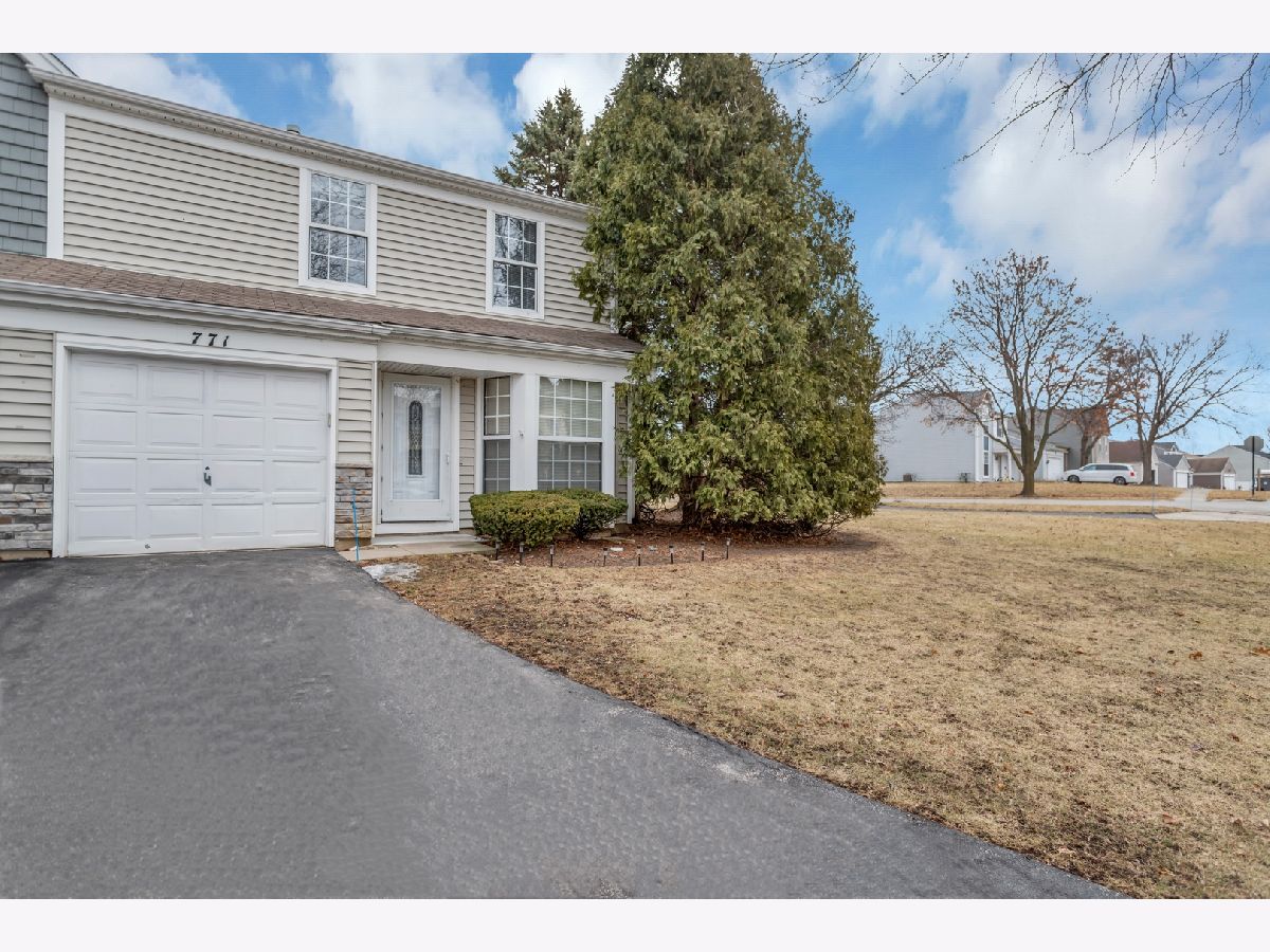 Townhomes & Homes Rented College Green Elgin Illinois, 771 Spyglass Hill