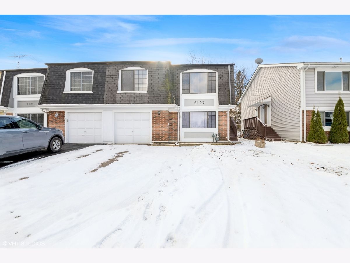 Homes & Condos & Townhomes Sold Woodlake Trails Hanover Park Illinois, 2127 Leeward