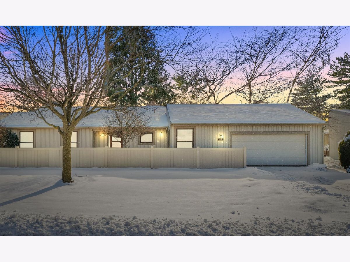 Condominiums & Homes Sold Colony West Champaign Illinois, 807 Phoenix