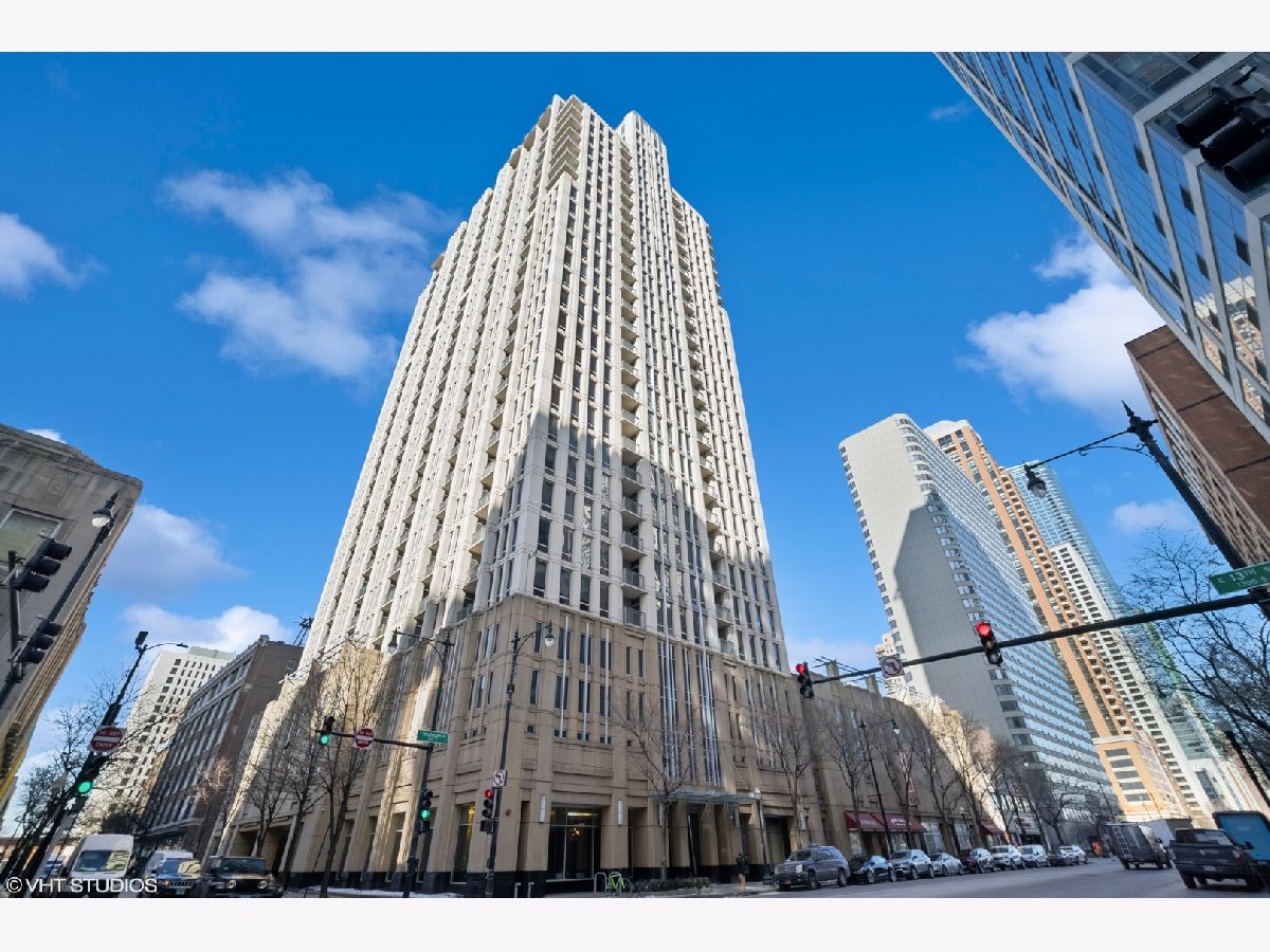 Condominiums Sold Michigan Avenue Towers Chicago Illinois, 1250 Michigan