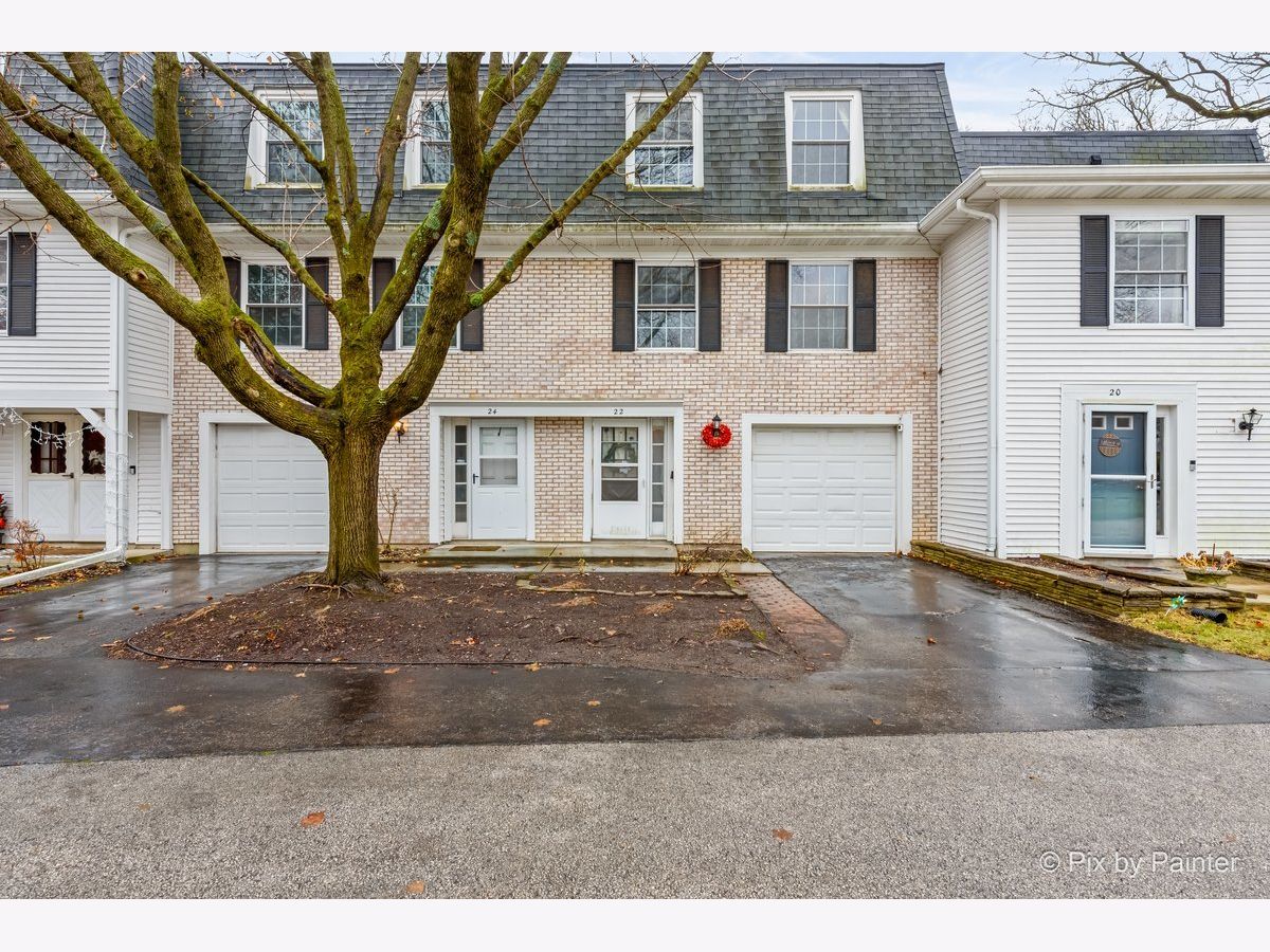 Townhomes & Condos Sold Bright Oaks Cary Illinois, 22 Wildwood