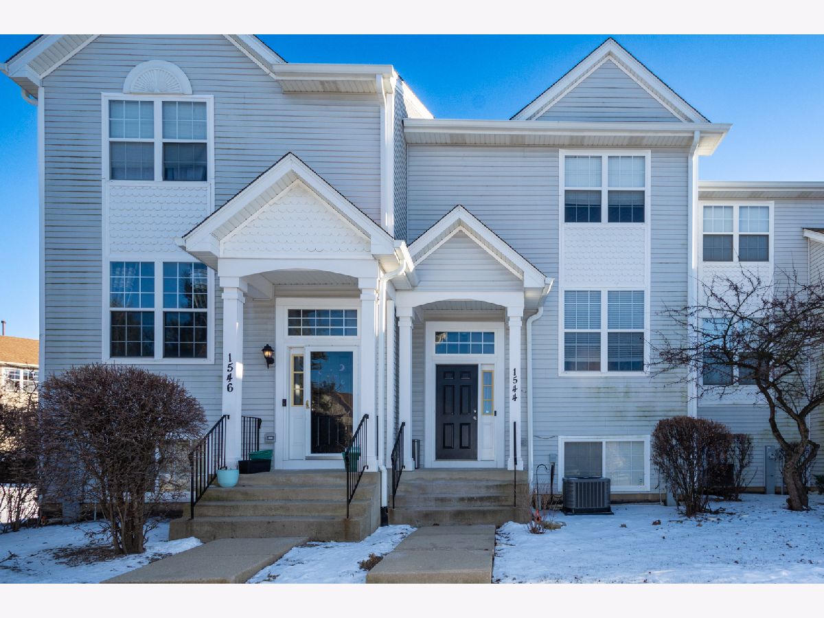 Townhomes & Homes Sold Greystone Gurnee Illinois, 1544 Sapphire