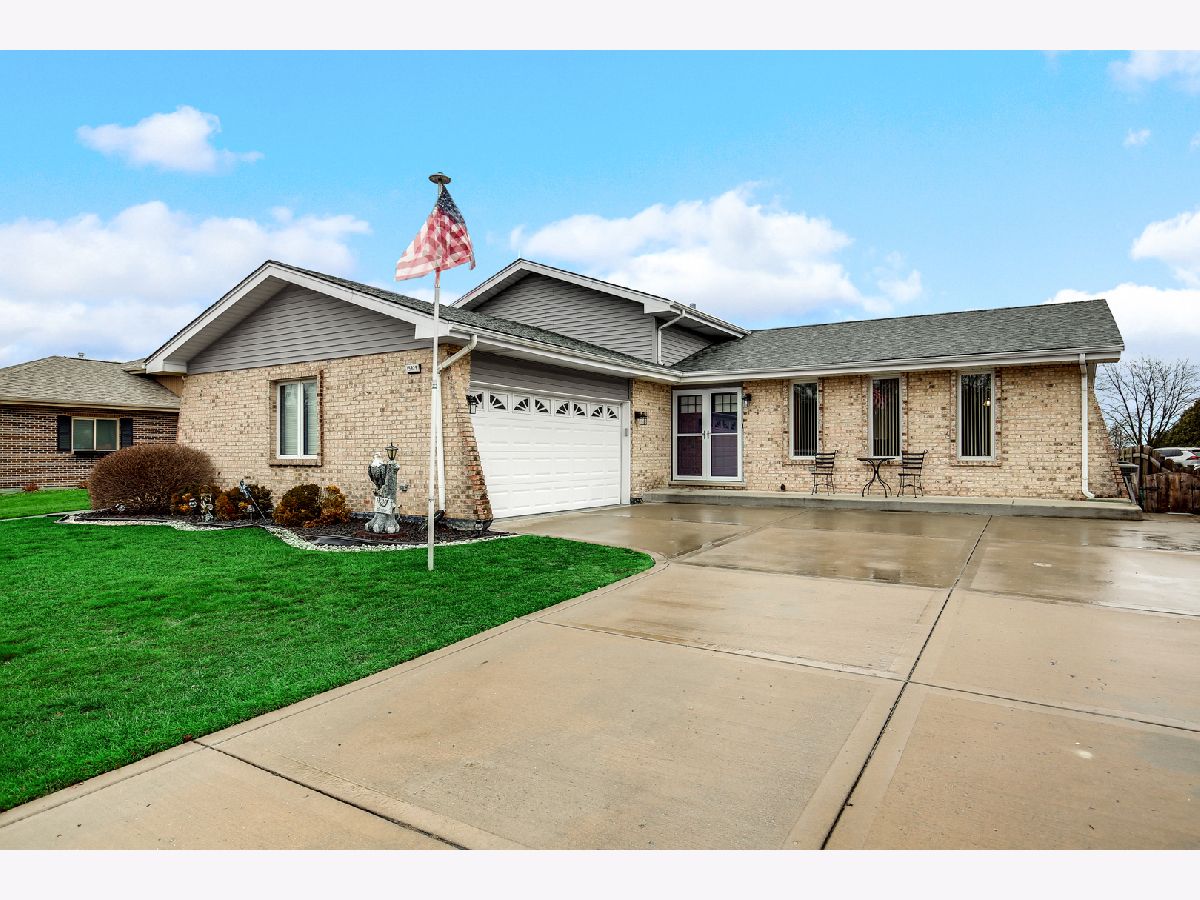 Homes Sold Forestview Hills Oak Forest Illinois, 15829 Ridgeland