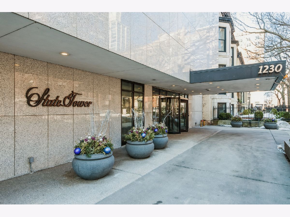 Condominiums Sold State Tower Chicago Illinois, 1230 State