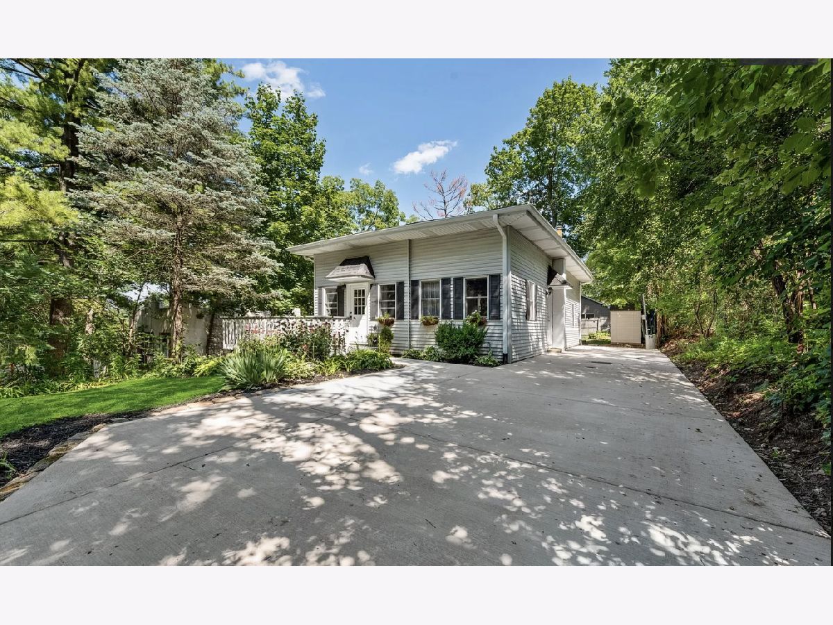  Rented Fox River Grove Illinois, 8816 Gardner