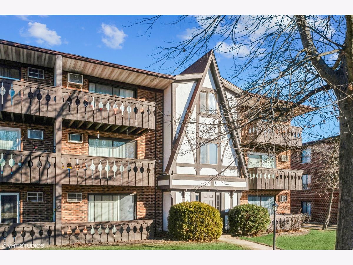 Condos & Townhomes Sold The Willows Vernon Hills Illinois, 14 Crestview