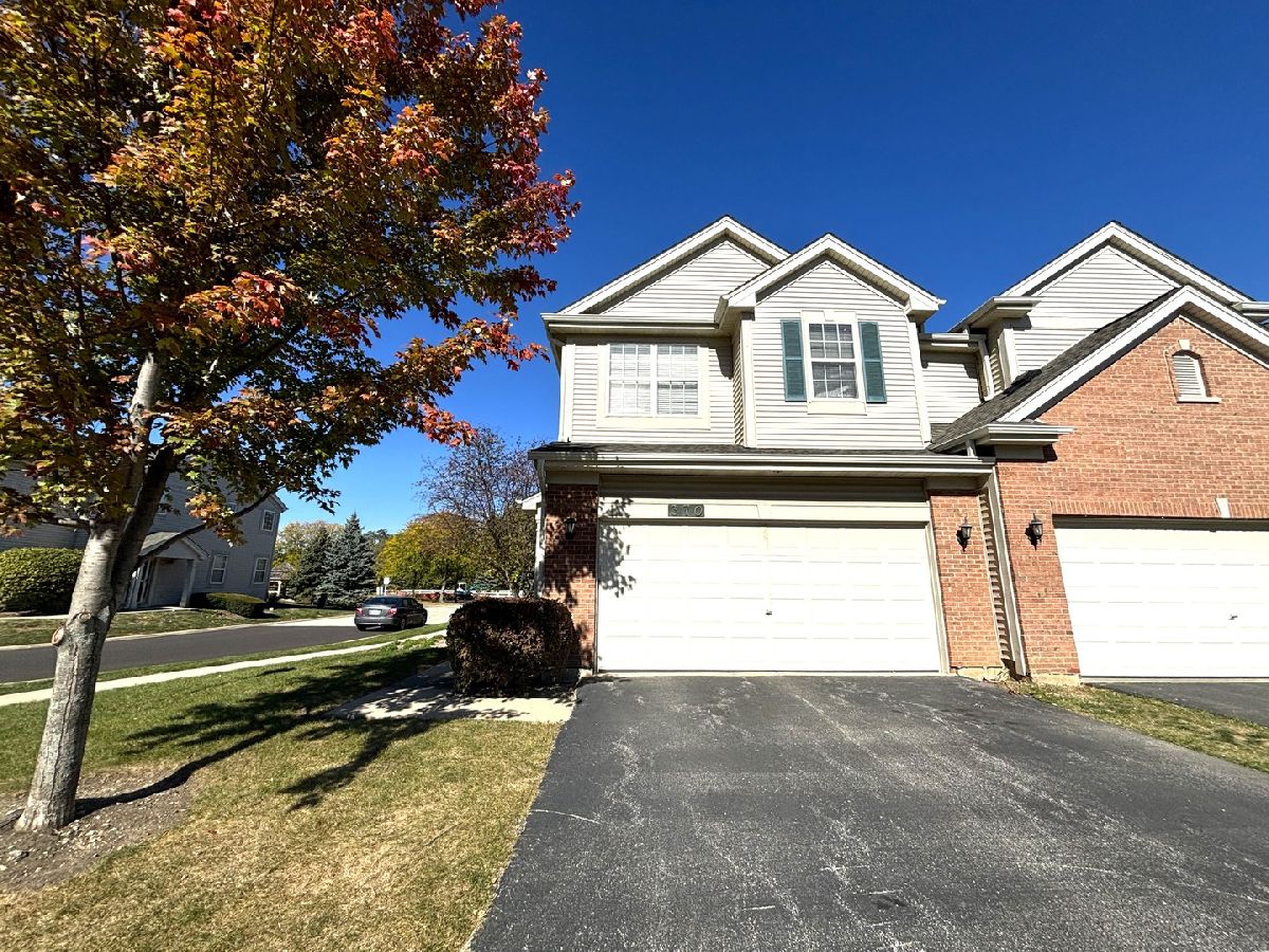 Townhomes Sold Westfield Square Glendale Heights Illinois, 370 Windsong