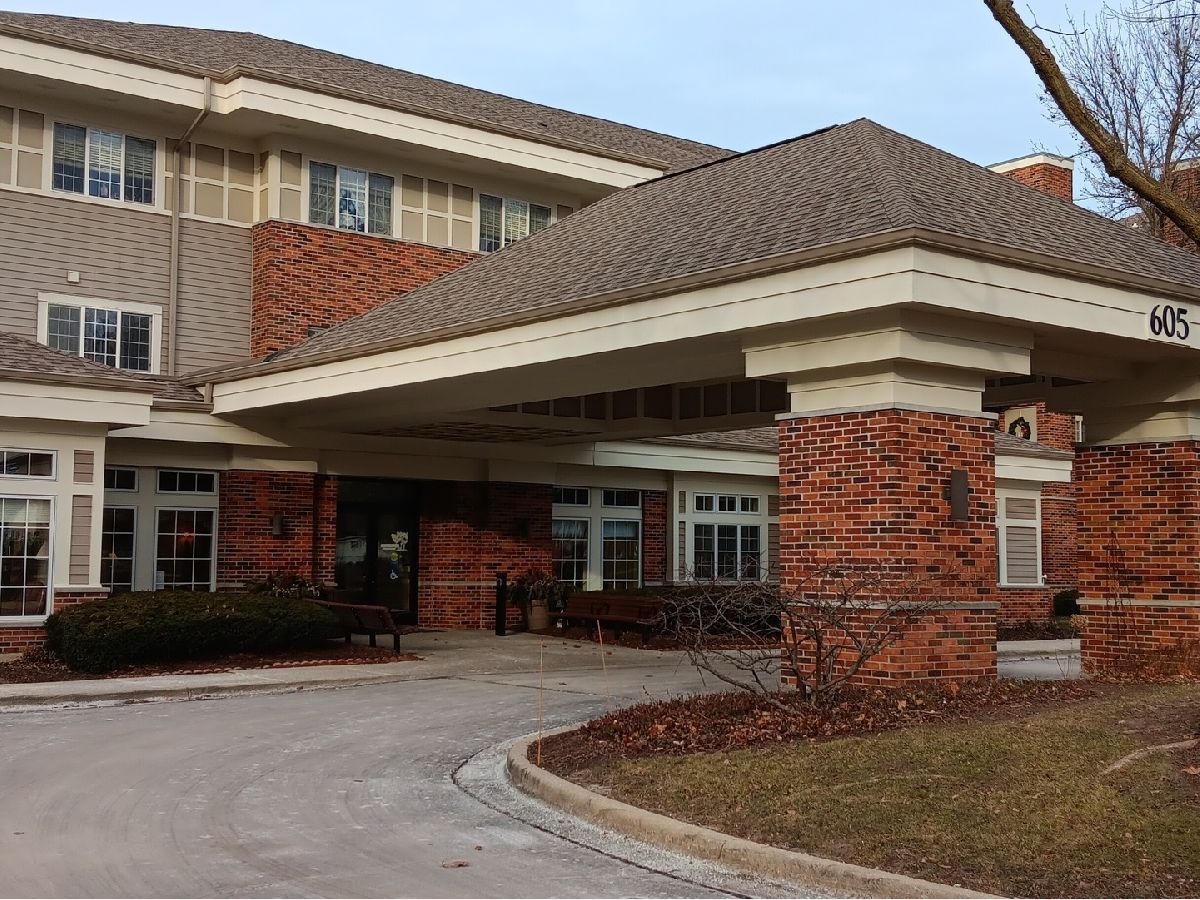 Condominiums Sold Village Green Of East Dundee East Dundee Illinois, 605 Barrington