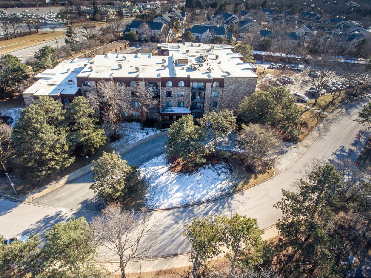 Condominiums & Homes Sold Salceda Del Norte Northbrook Illinois, 2005 Valencia