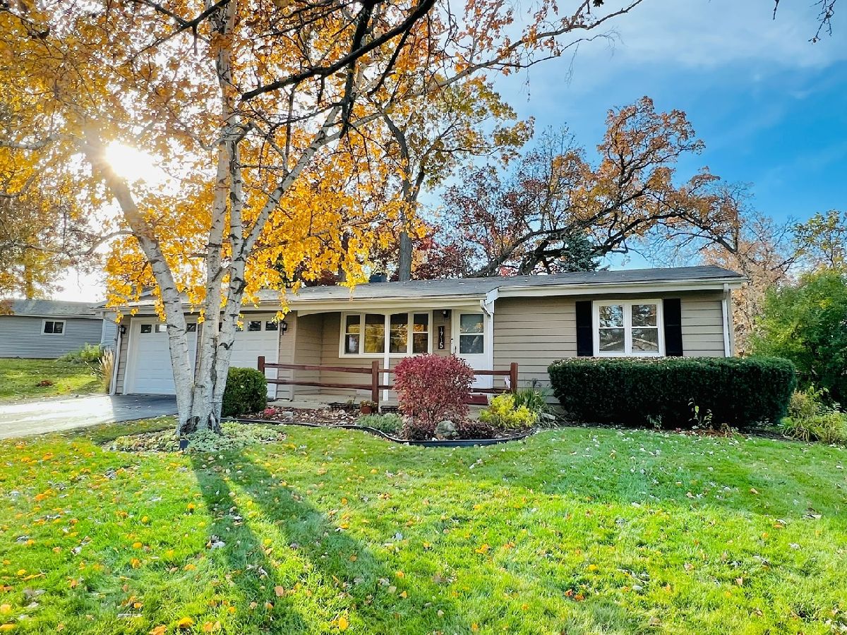 Homes Sold Venetian Village Lindenhurst Illinois, 1715 Hazelwood