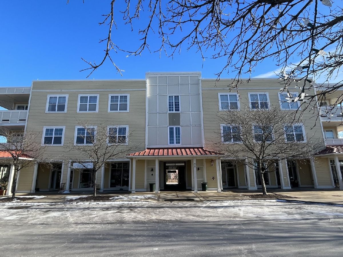 Condominiums Sold Station Square At Prairie Crossing Grayslake Illinois, 970 Harris