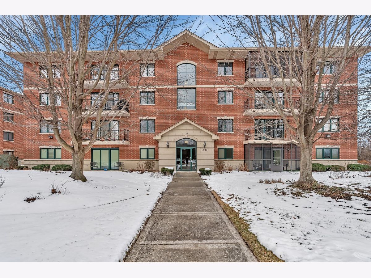 Condominiums & Homes Sold Forest Trails Oak Forest Illinois, 6820 Winding