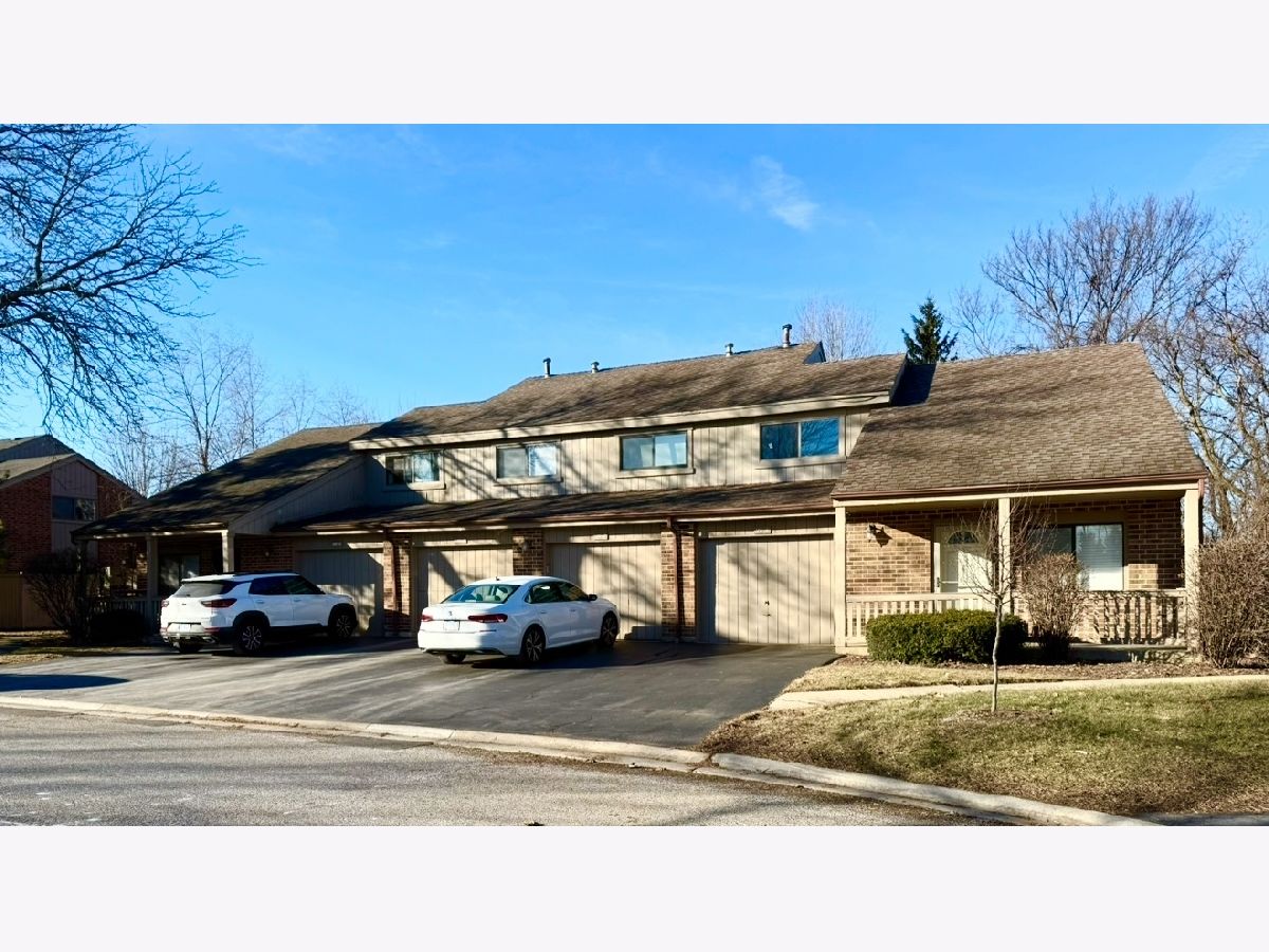 Townhomes Rented Mohawk Point Lake Zurich Illinois, 126 Potawatomi