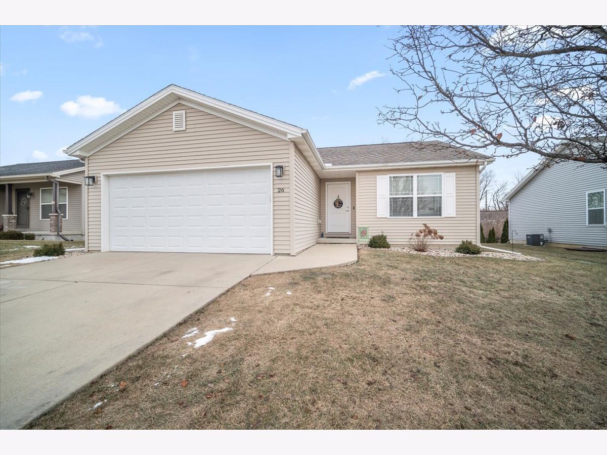 Homes & Condos & Townhomes Sold Fox Creek Village Bloomington Illinois, 26 Winding