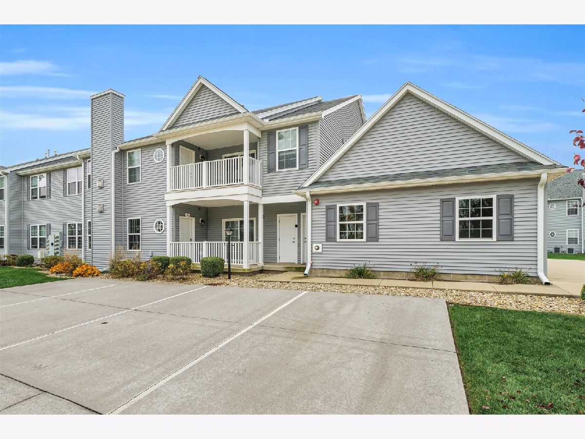 Condos & Townhomes & Homes Sold Water's Edge Urbana Illinois, 3048 Stillwater Landing