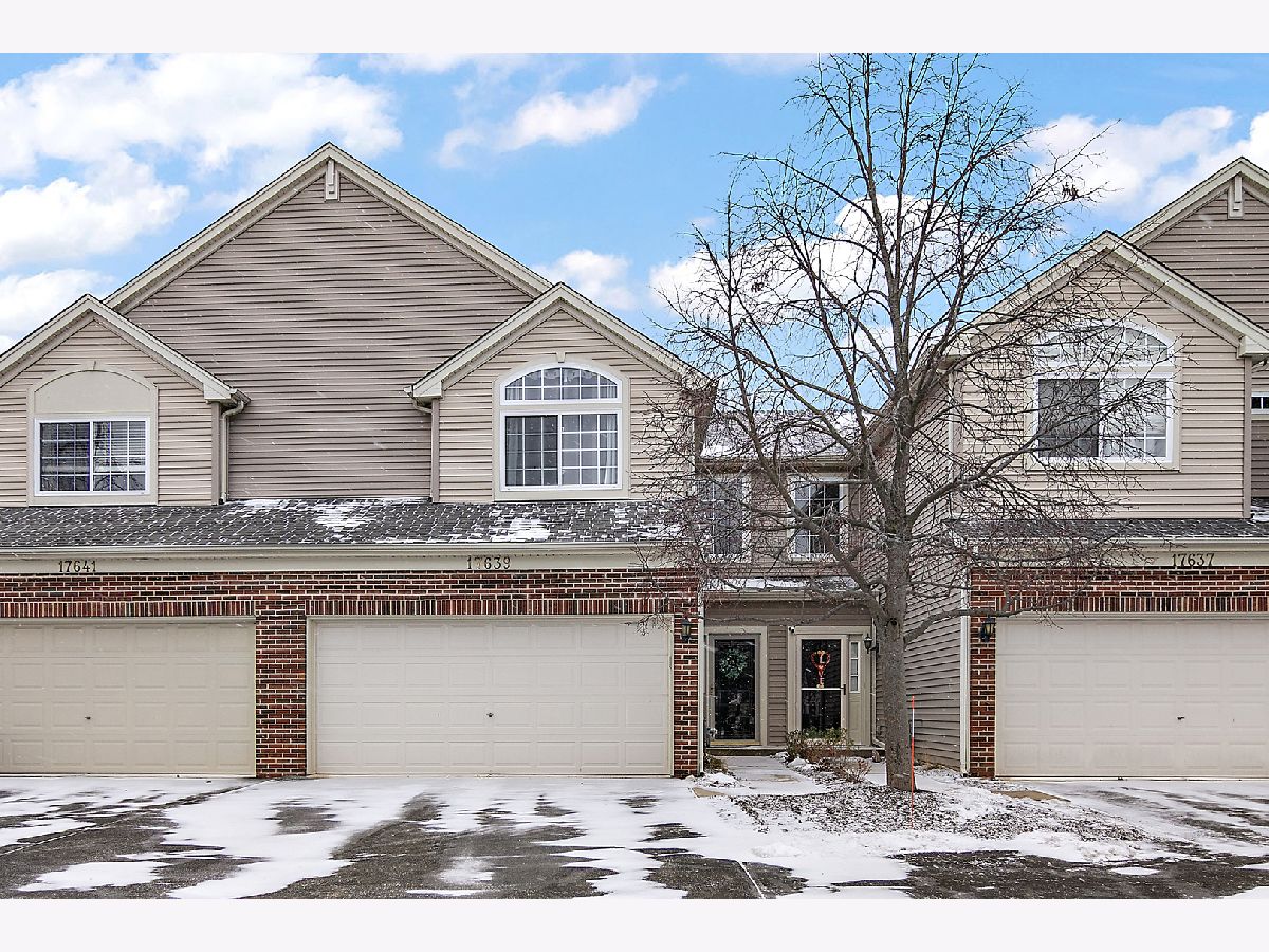 Townhomes & Homes Sold Willow Walk Lockport Illinois, 17639 Gilbert