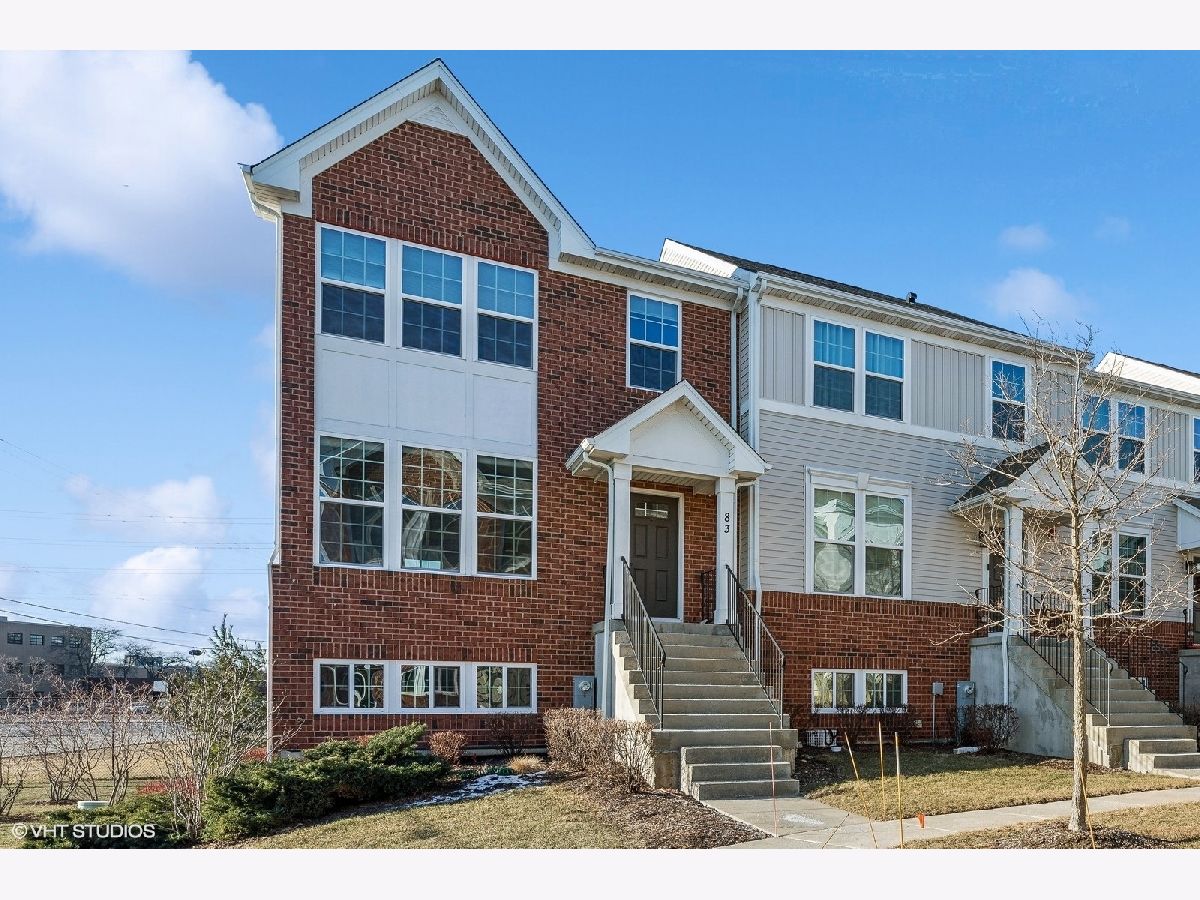 Condos & Townhomes Rented Buckingham Place Des Plaines Illinois, 83 Nicholas